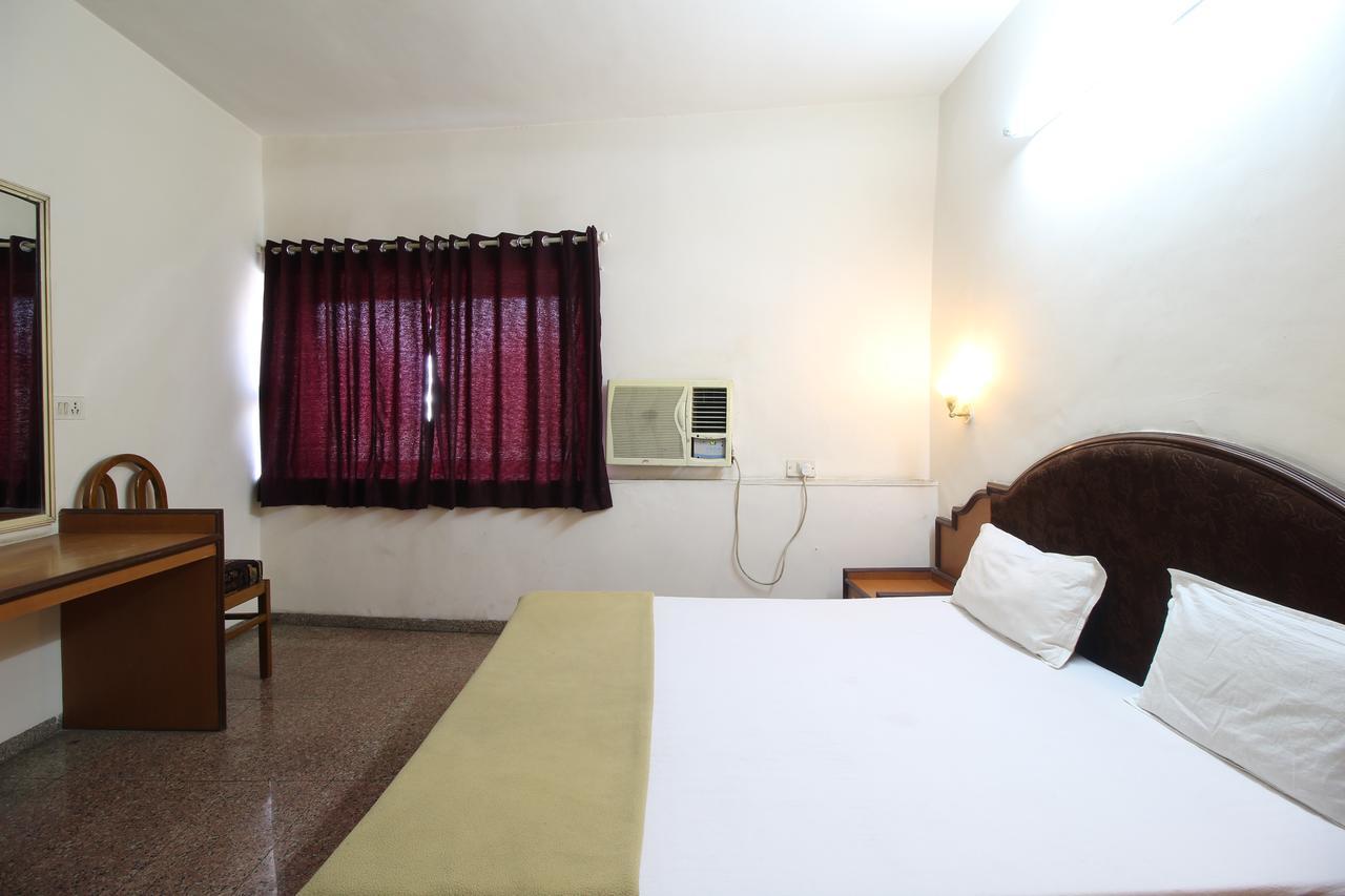 Soubhagya Inn Silvassa Dış mekan fotoğraf