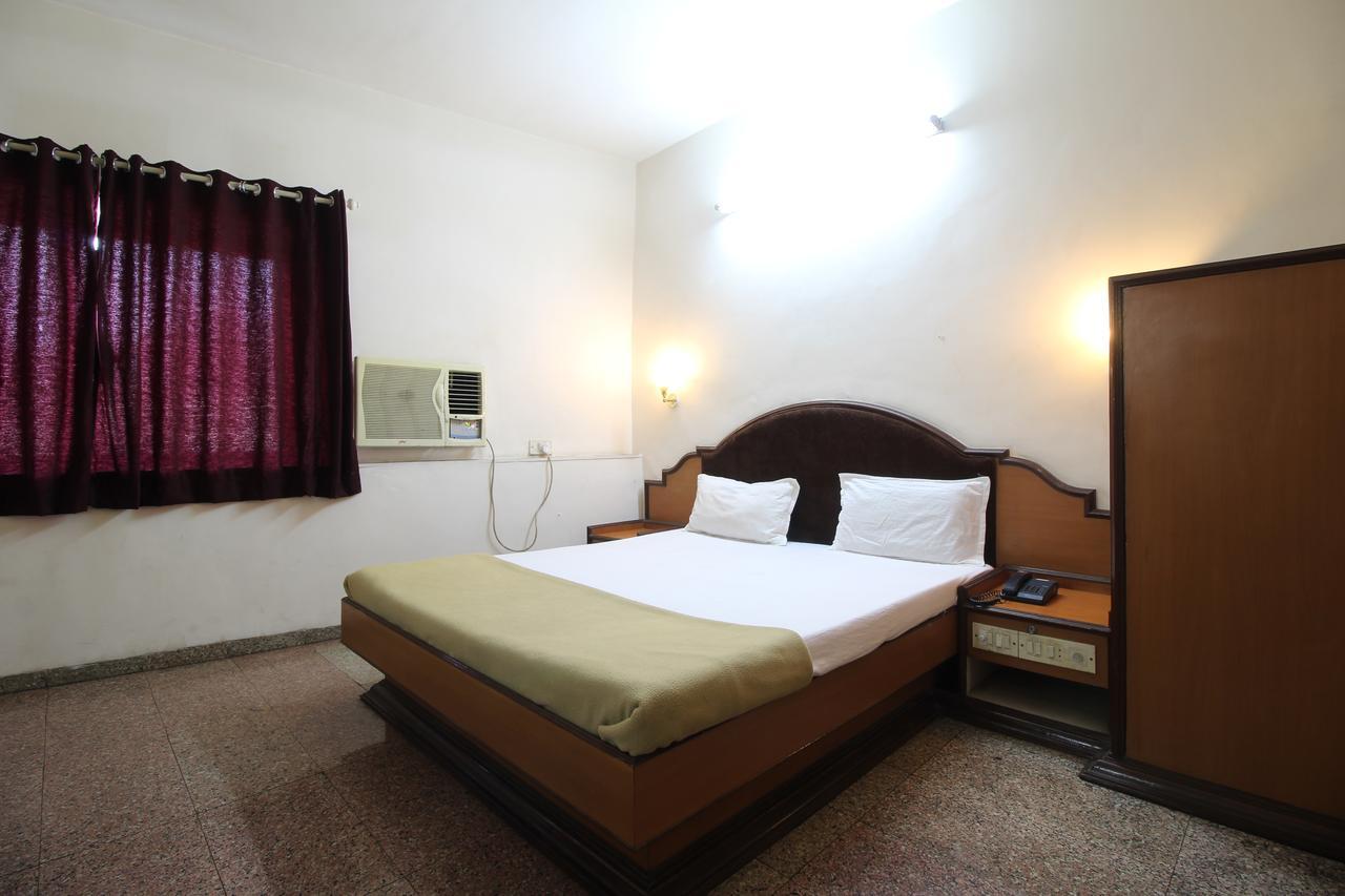 Soubhagya Inn Silvassa Dış mekan fotoğraf